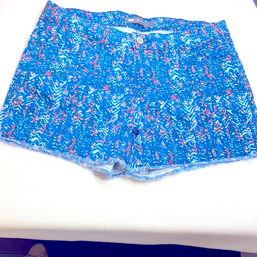Levistraust Woman short